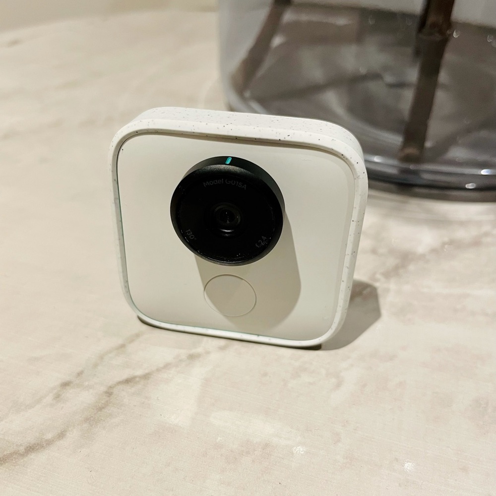 Google Clips with clip stand